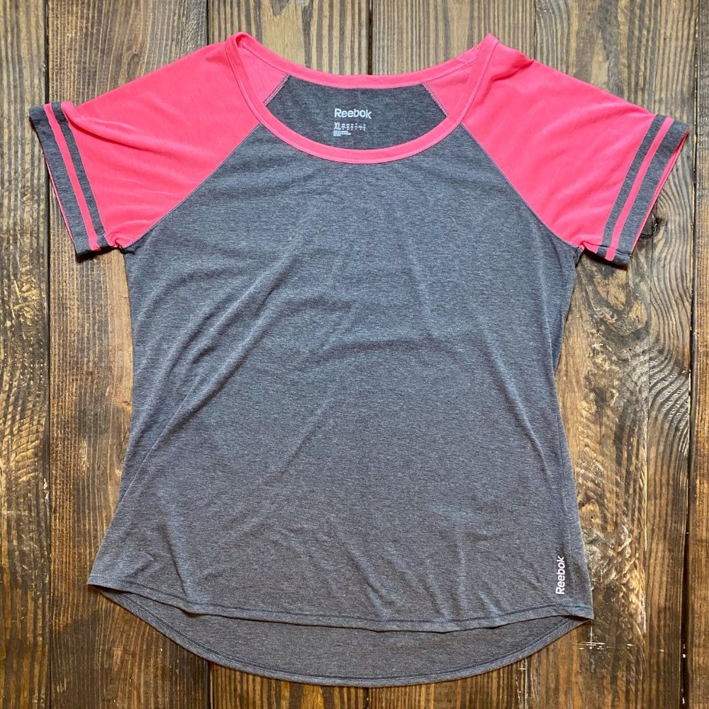 Reebok T-Shirt Pink and Gray Size XL